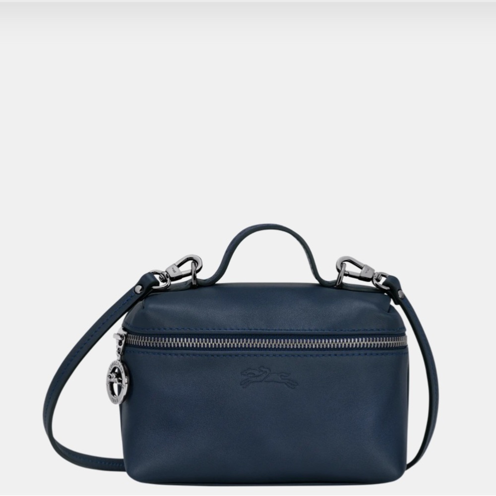 Pre-adored Longchamp Leather Navy Blue Handbag in excellent condition